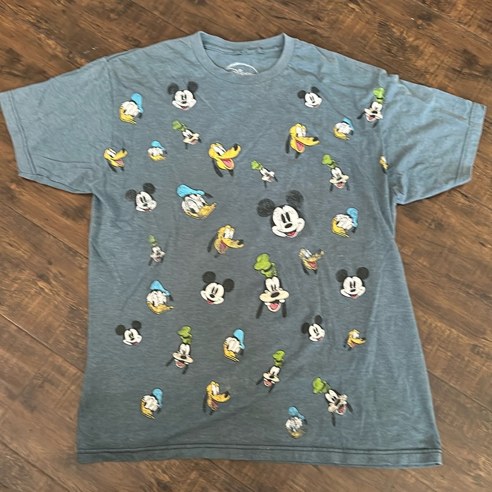 SOLD Vintage washed Disney character shirt size L - Picture 1 of 3